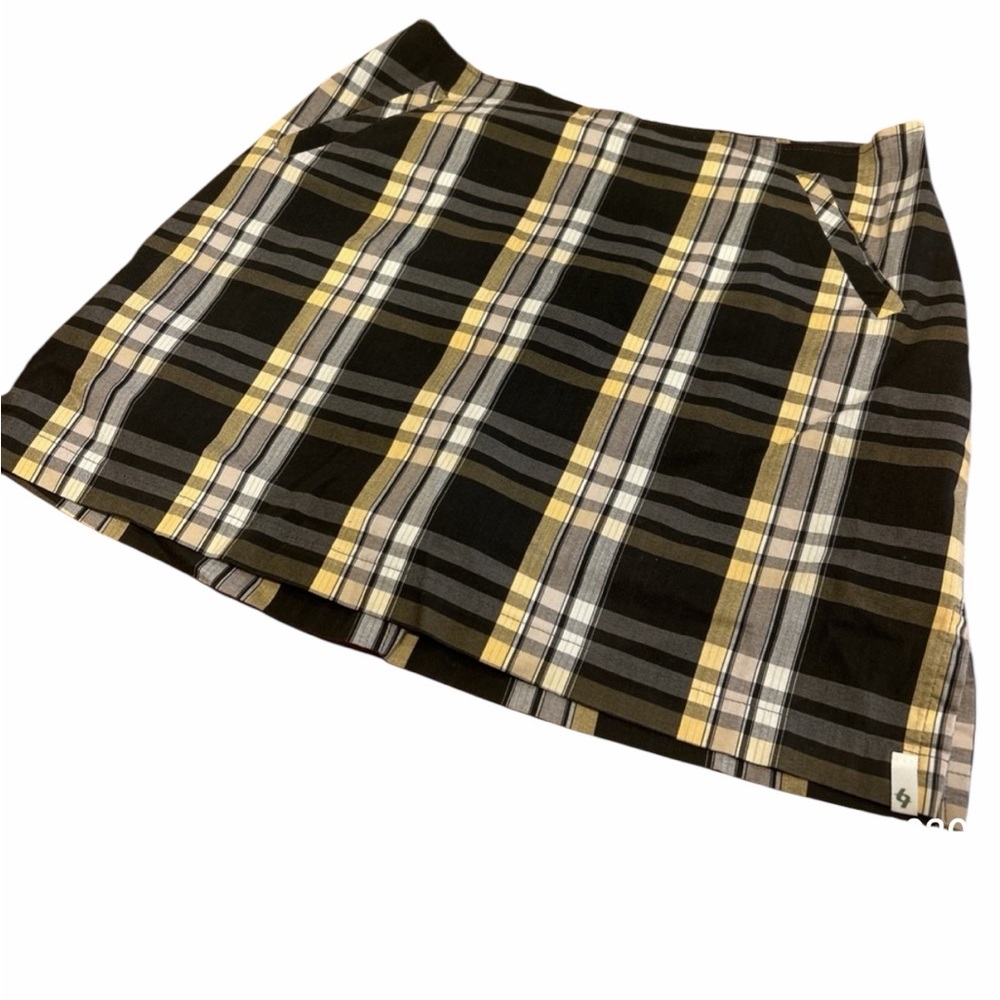 Lija Green and Yellow Plaid Mini Skort
Size 10 - Pre-Loved